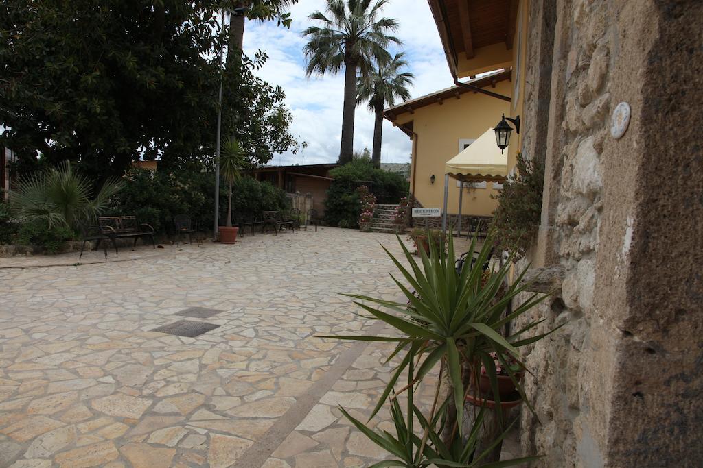 Il Giardino Del Sole Villa Agnone Bagni Exterior photo