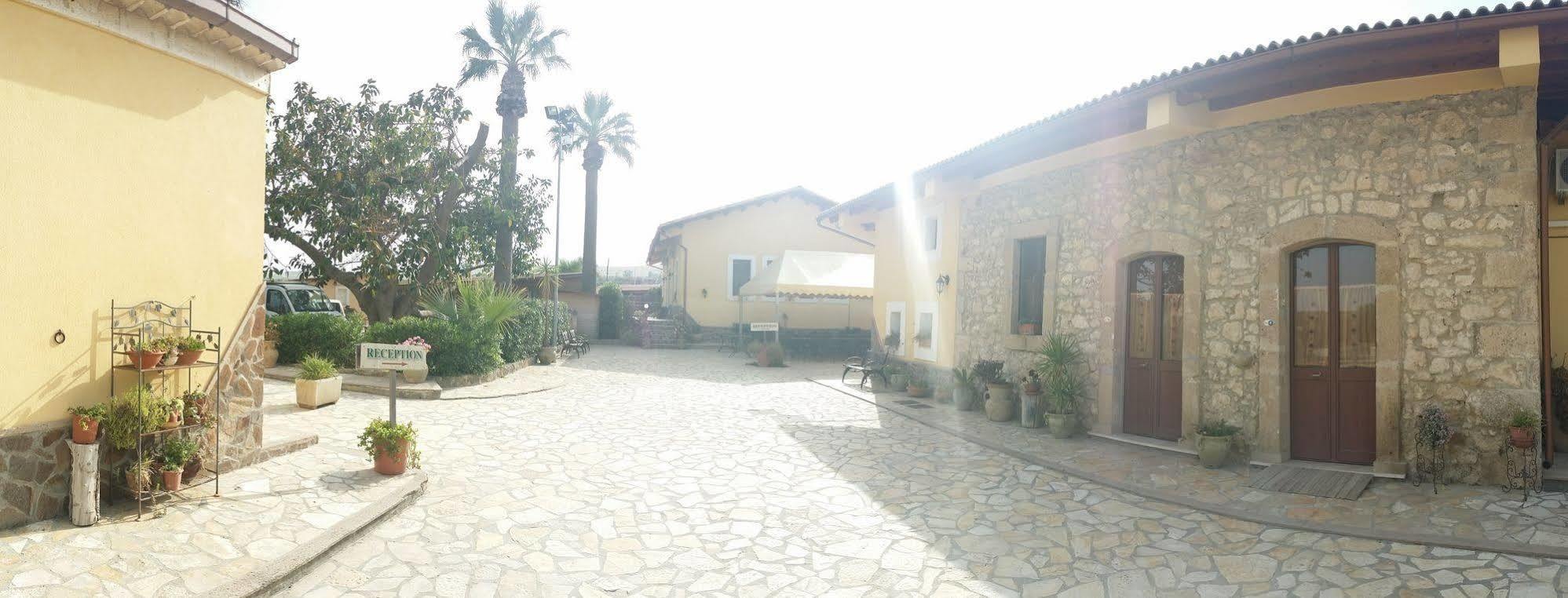 Il Giardino Del Sole Villa Agnone Bagni Exterior photo